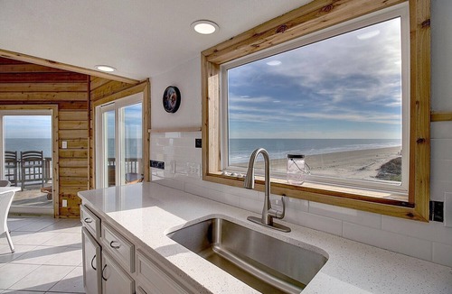 Port Aransas House | Full 180 Gulf View of the Beach. Just steps to Boardwalk to the beach or Communi
