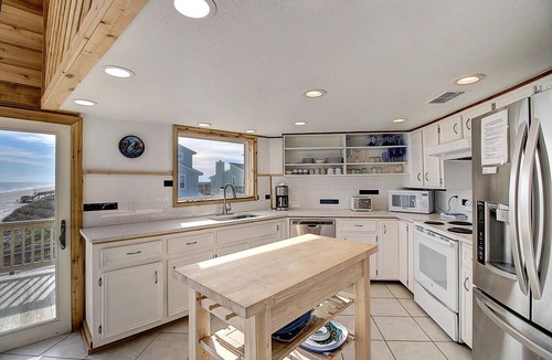 Port Aransas House | Full 180 Gulf View of the Beach. Just steps to Boardwalk to the beach or Communi