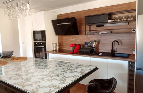 Saint-Philippe Apartment | Full accommodation + exterior (balcony and garden) 126 m2, 4 bedrooms 8 people