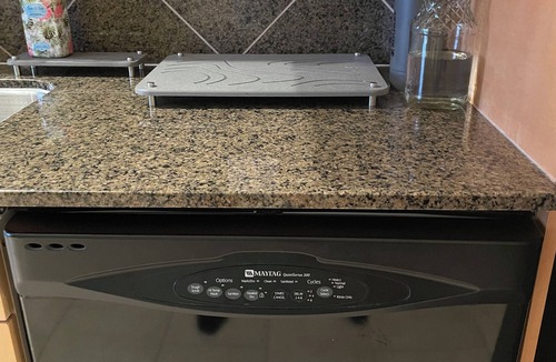 Haysboro Apartment | Full Apartment, FREE Underground Parking, Near Train Station and Stampede