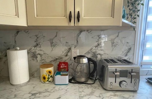 Cartierville Apartment | Full apartment, quick access with 40 Highway and 15 Highway. Free Parking