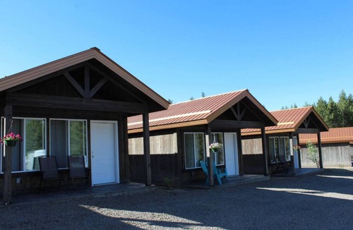 Island Park Ski Chalet | Full Bathroom, 2 Queen Beds, WIFI, Shared Hot Tub