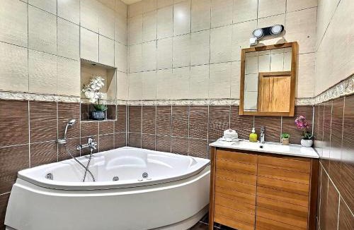 Noisy-le-Grand House | Full Beautiful House - 20 mins from Paris & DisneyLand - Noisy