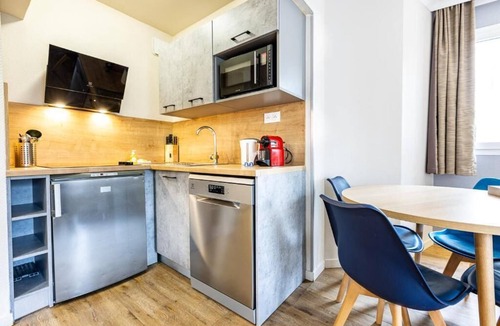 Gambetta Apartment | Full Bed Studio #1