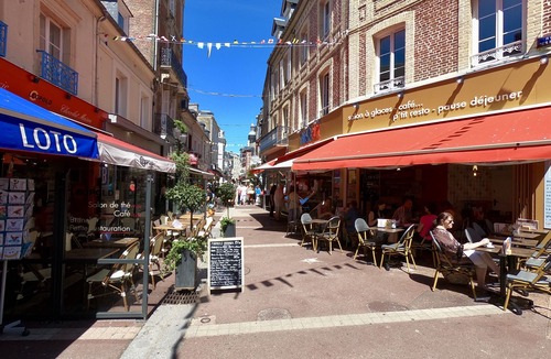 Trouville-sur-Mer Apartment | Full center. 2 charming rooms. 150m from the beach