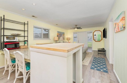 Northeast Virginia Beach House | Full Condo w/pool, 5 min walk to beach
