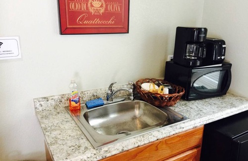 Denton Apartment | Full Cozy Studio w/Private Bath - C