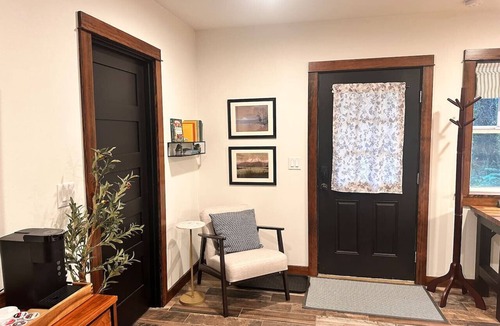 South Colby Cottage | Full Creekside Duplex Near Seattle Ferries