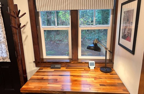 South Colby Cottage | Full Creekside Duplex Near Seattle Ferries