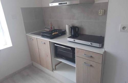 Saint-Julien-Molin-Molette Apartment | Fully-equipped apartment, Saint-Julien-Molin-Molette