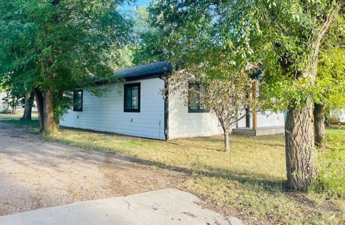 Moorcroft House | Full Home Located in Moorcoft, close to downtown!