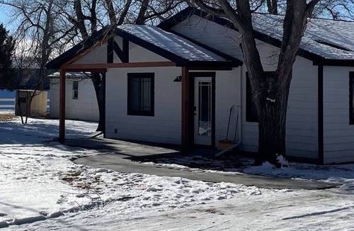 Moorcroft House | Full Home Located in Moorcoft, close to downtown!