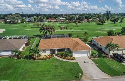 Biggar House | Full Home. Private Pool. Quiet, Clean, Central to SWFL's Beaches, Dining & Fun!