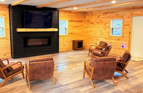 Wellsboro House | Full Hookup 50amp Back-in up to 34Ft *O*