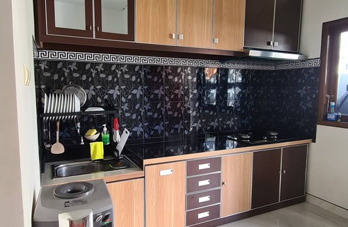 Depok Villa | Full House, 5 Bed Rooms - HUnian Nyaman, Asik, Seru & Murah !
