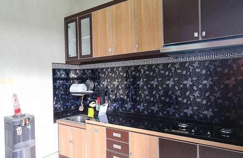 Depok Villa | Full House, 5 Bed Rooms - HUnian Nyaman, Asik, Seru & Murah !