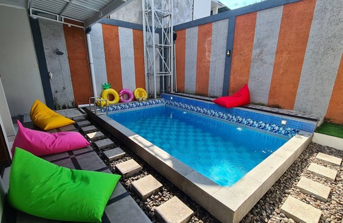 Depok Villa | Full House, 5 Bed Rooms - HUnian Nyaman, Asik, Seru & Murah !