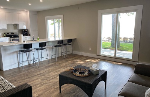 Leamington Cottage | Full House and Guest House: All On the Rocks