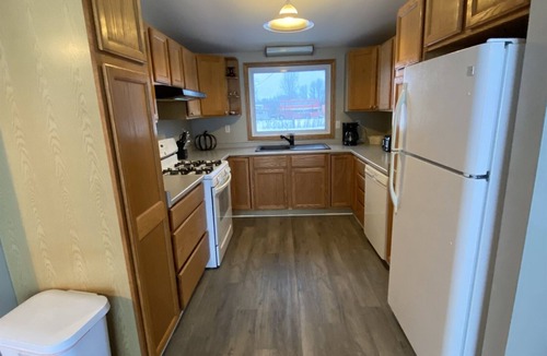 Leamington Cottage | Full House and Guest House: All On the Rocks