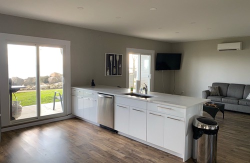 Leamington Cottage | Full House and Guest House: All On the Rocks