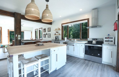Summit Lake House | Full House, Full Amenities.