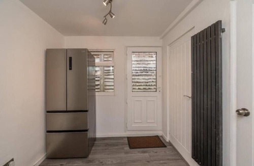 Shirley House | Full House | NEC Free Parking & Netflix Fast Wifi