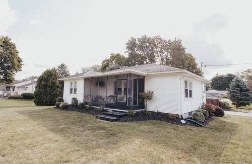 Batavia House | Full house nestled between Buffalo & Rochester