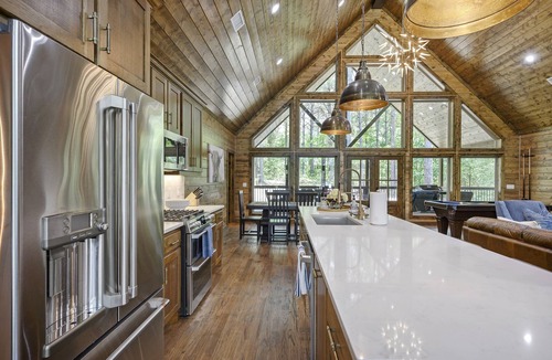 Hochatown Cabin | FULL HOUSE - New Luxury Cabin - 4BR/4BA Sleeps 12 - Great Location
