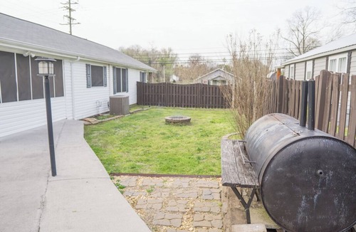Sweetwater House | Full house with garage and fenced yard — zero fees!