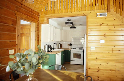 Warrens House | Full Kitchen-3 Smart TVs-1min ->Three Bears Resort