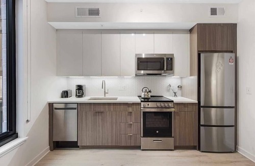 NoMa Hotel | Full Kitchen | Prime Location | Totally Pet-Approved