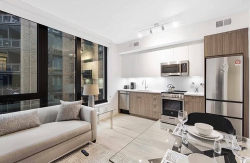 NoMa Hotel | Full Kitchen | Prime Location | Totally Pet-Approved