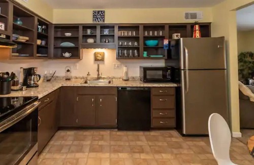 Clifton Park House | Full Kitchen,W&D,Wifi,self checkin,driveway prking!