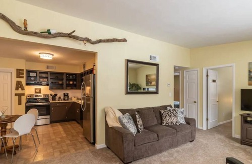 Clifton Park House | Full Kitchen,W&D,Wifi,self checkin,driveway prking!