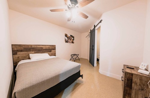 Mound City Hotel | Full Lodge (8 Rooms + Common Area)