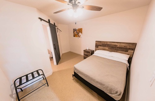Mound City Hotel | Full Lodge (8 Rooms + Common Area)