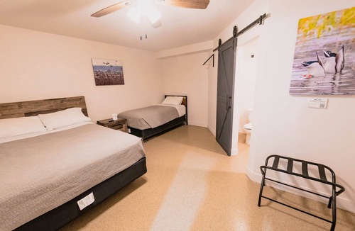 Mound City Hotel | Full Lodge (8 Rooms + Common Area)