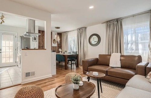 Garden Hills House | Full Modern Duplex 5BA 3BA, Walk Everywhere! Pet-Friendly