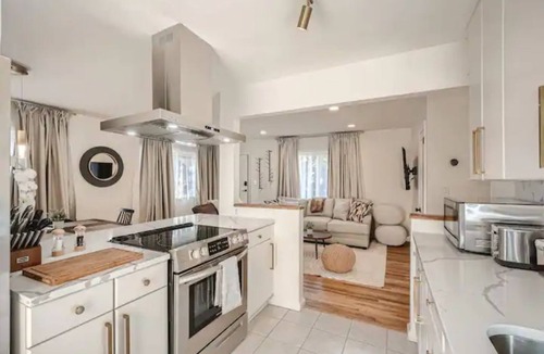 Garden Hills House | Full Modern Duplex 5BA 3BA, Walk Everywhere! Pet-Friendly