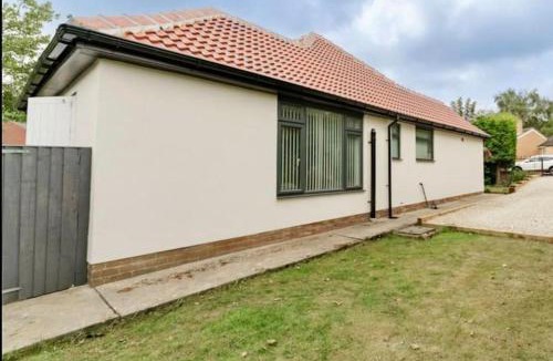 Thurnscoe House | Full Modern Home - short & long stays