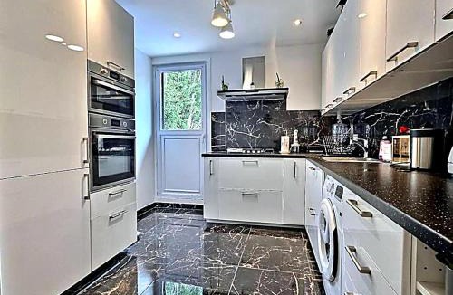 Montfermeil House | Full Modern House - Beautiful Garden - Private Parking Space - Paris & Disneyland MontFermeil