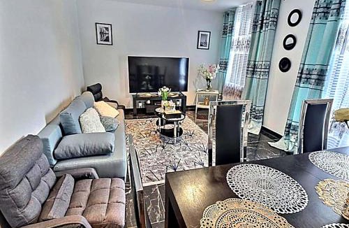Montfermeil House | Full Modern House - Beautiful Garden - Private Parking Space - Paris & Disneyland MontFermeil