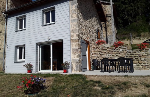 Thiolieres House | FULL NATURE DOUGLAS GITE