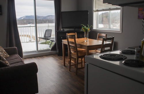 Lac Sainte-Marie Resort | Full resort booking for up to 24 people