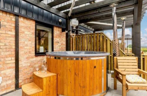 Bishampton House | Fully Accessible-Disabled Adapted-Hot Tub-Pets