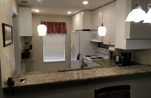 Bay Towne East Condo | Fully appointed, Walk To Bay & Park, Pet Friendly