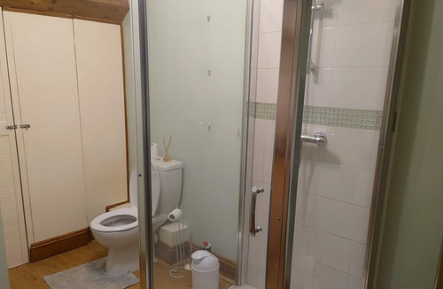 Harrington Cottage | Fully Detached Cottage House Loddington Kettering