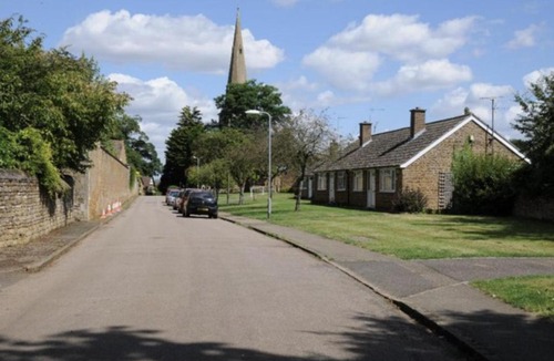 Harrington House | Fully Detached Cottage House Loddington Kettering