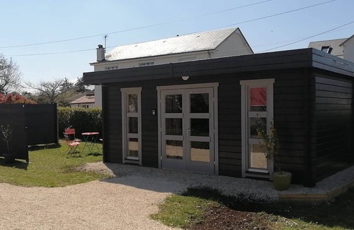 Saint-Florent-sur-Cher Ski Chalet | Fully equipped Tiny House with garden