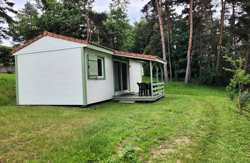 Saint-Maurice-de-Lignon Ski Chalet | Fully-equipped 2-bedroom chalet sleeps 4